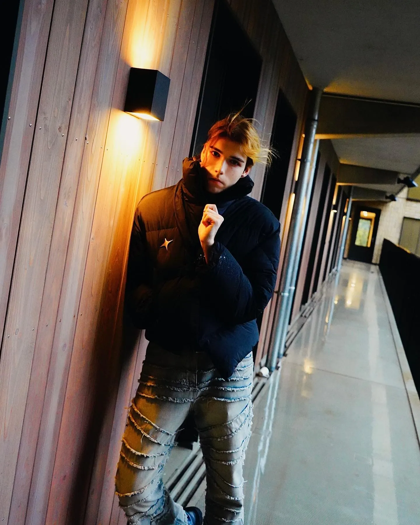 【23s September.】Fringed Raw Edge Loose Straight Jeans -M